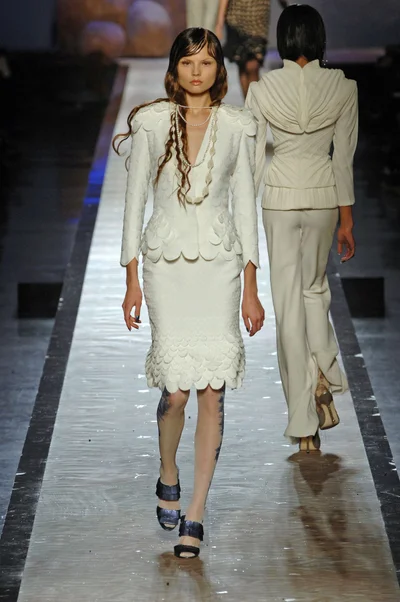 Look 12